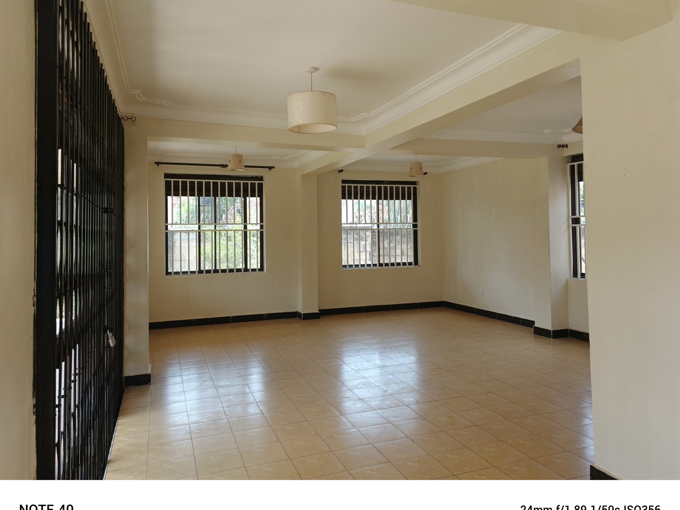 Duplex for rent in Bugoloobi Kampala