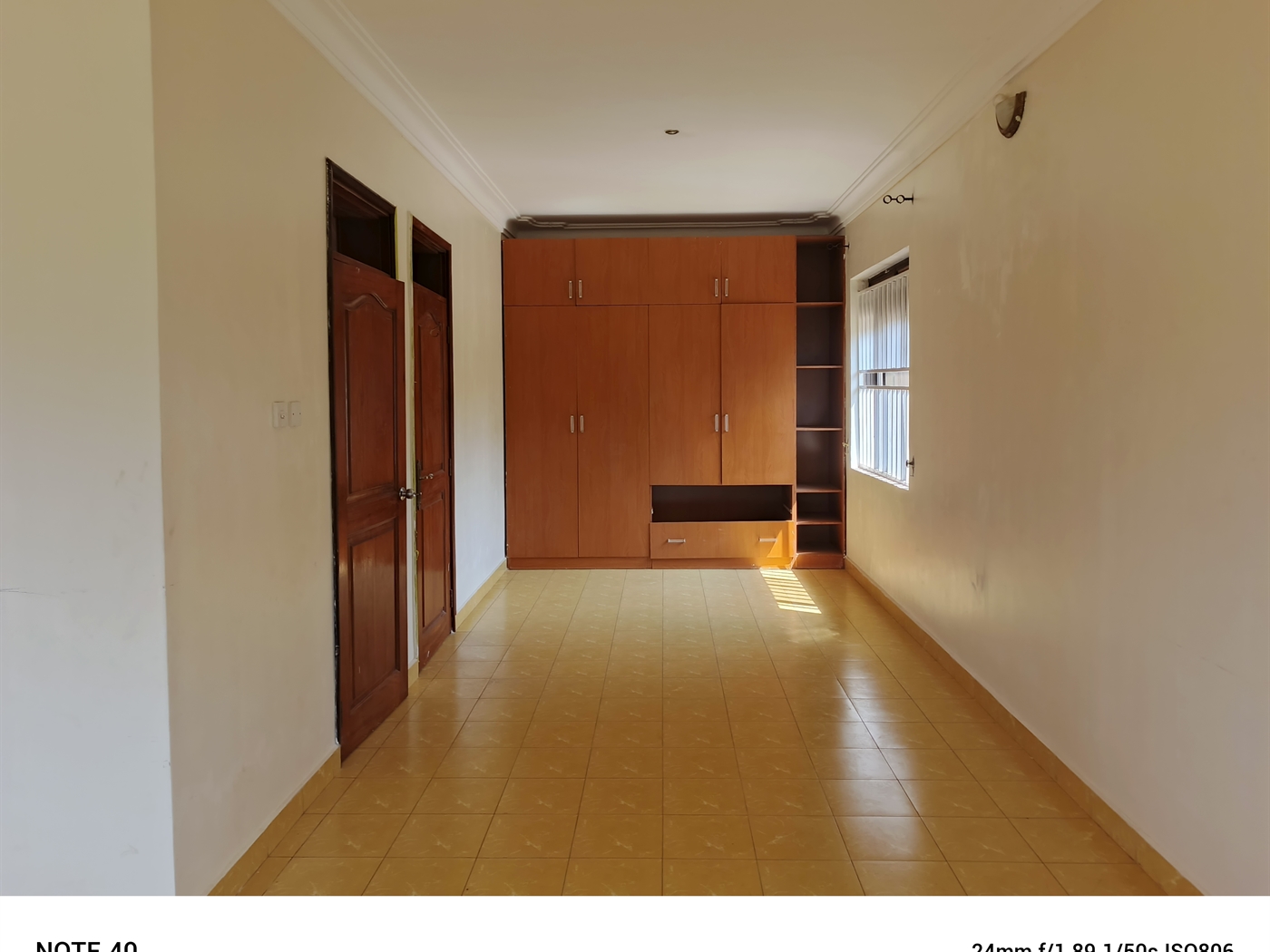 Duplex for rent in Bugoloobi Kampala