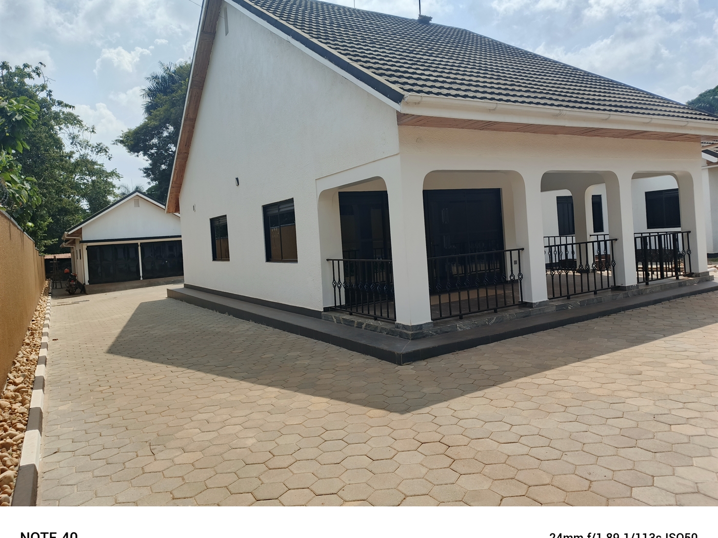 Bungalow for rent in Bugoloobi Kampala