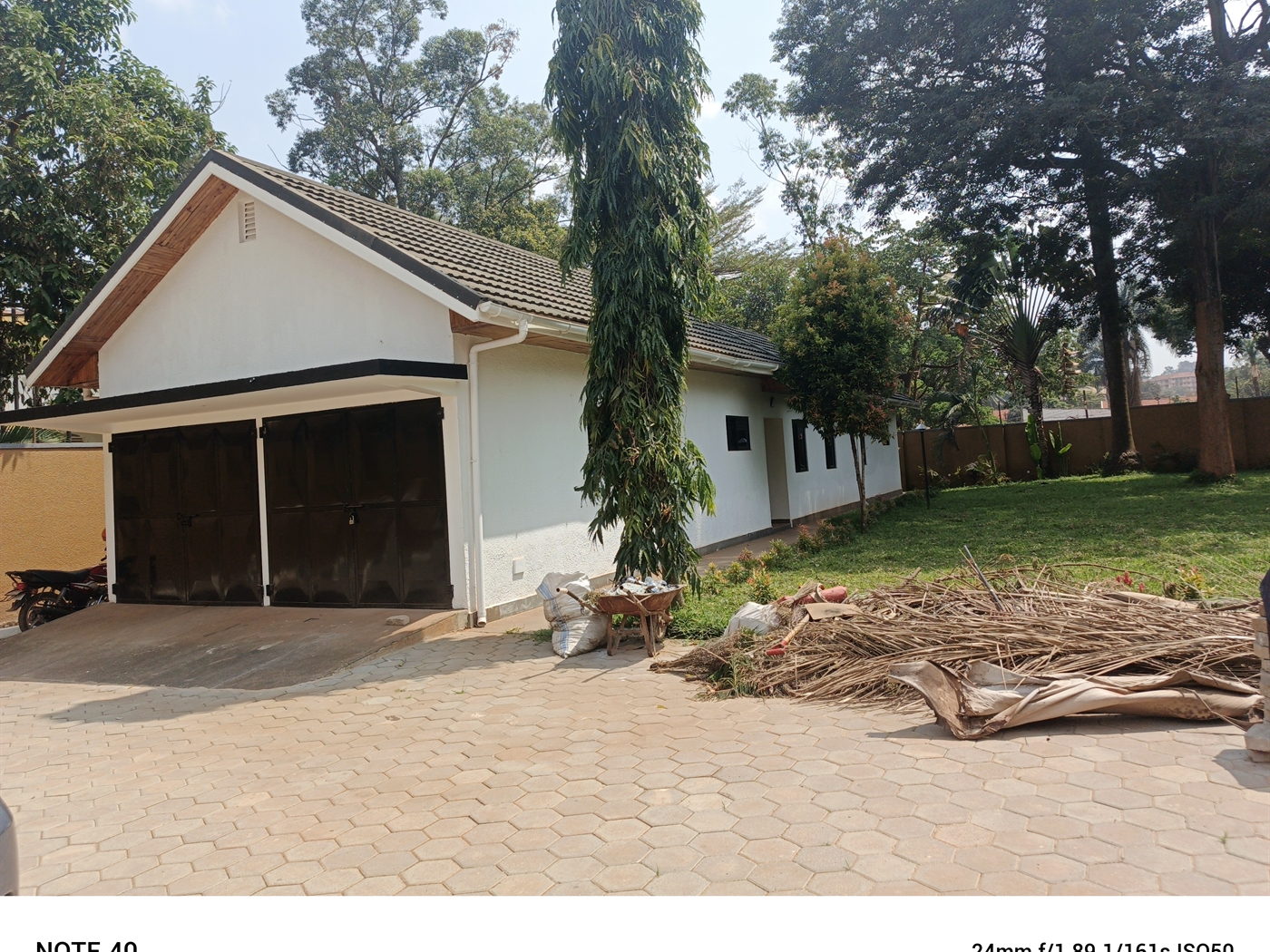 Bungalow for rent in Bugoloobi Kampala