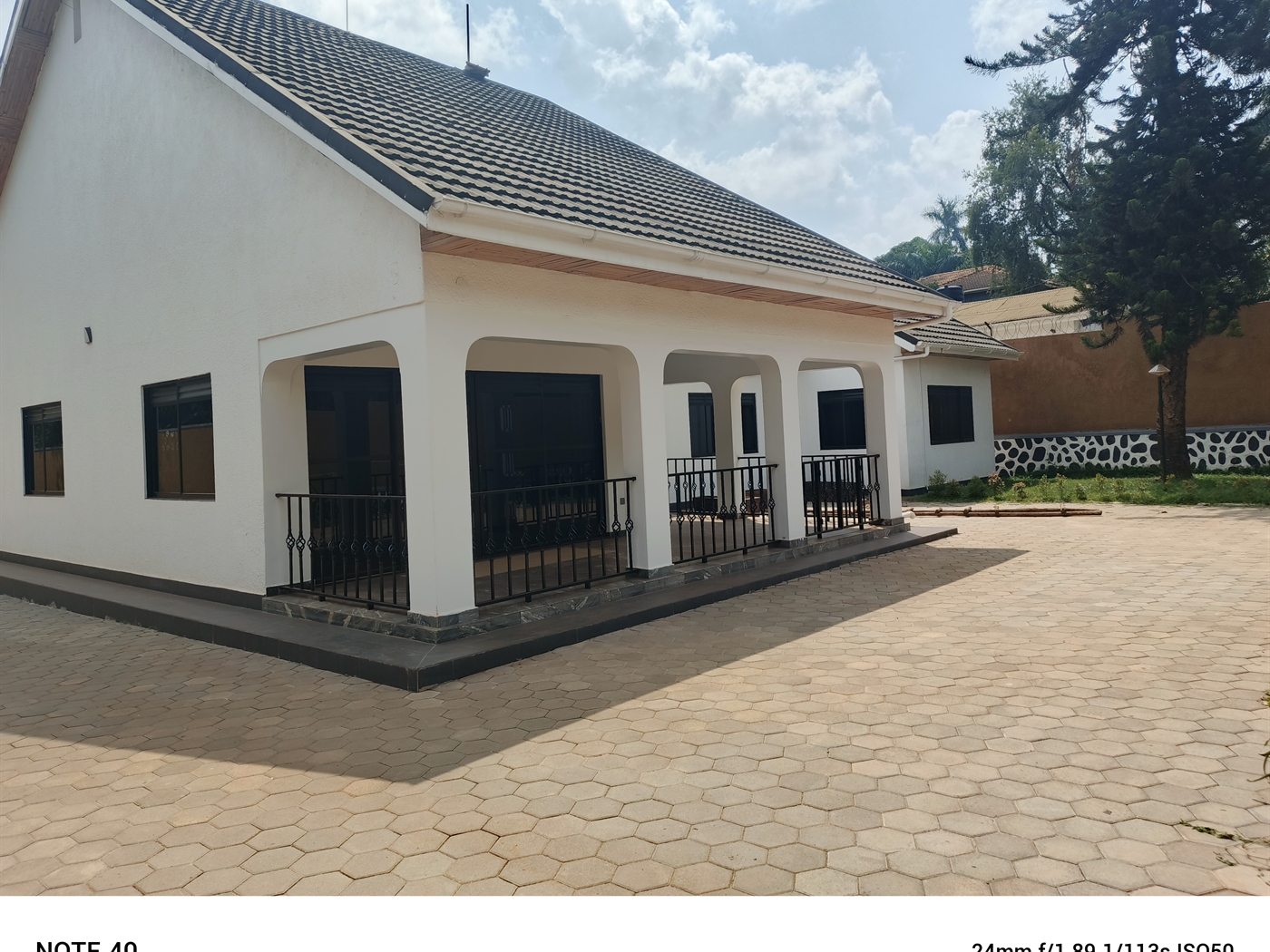 Bungalow for rent in Bugoloobi Kampala