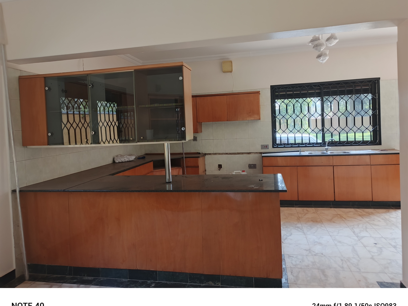 Bungalow for rent in Bugoloobi Kampala