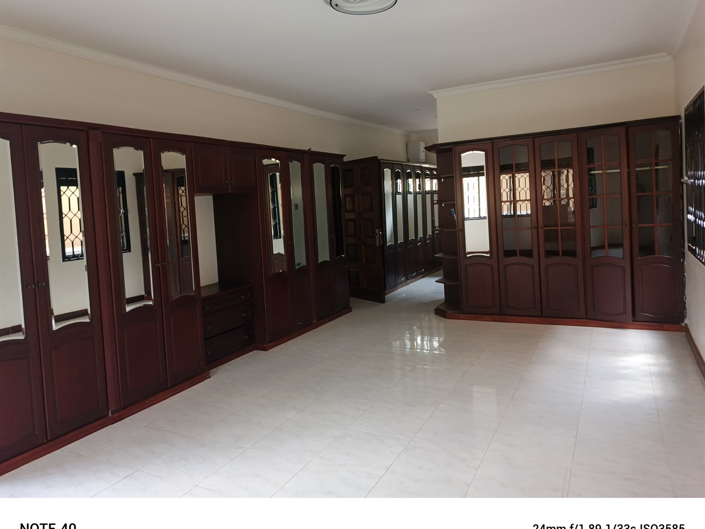 Bungalow for rent in Bugoloobi Kampala