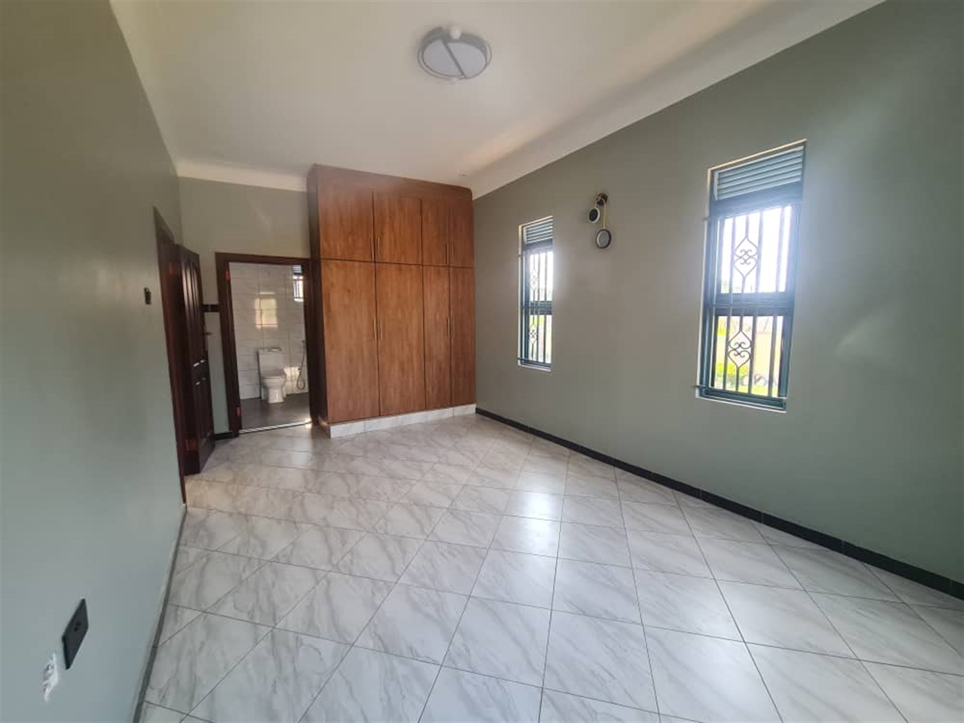 Bungalow for rent in Kira Wakiso