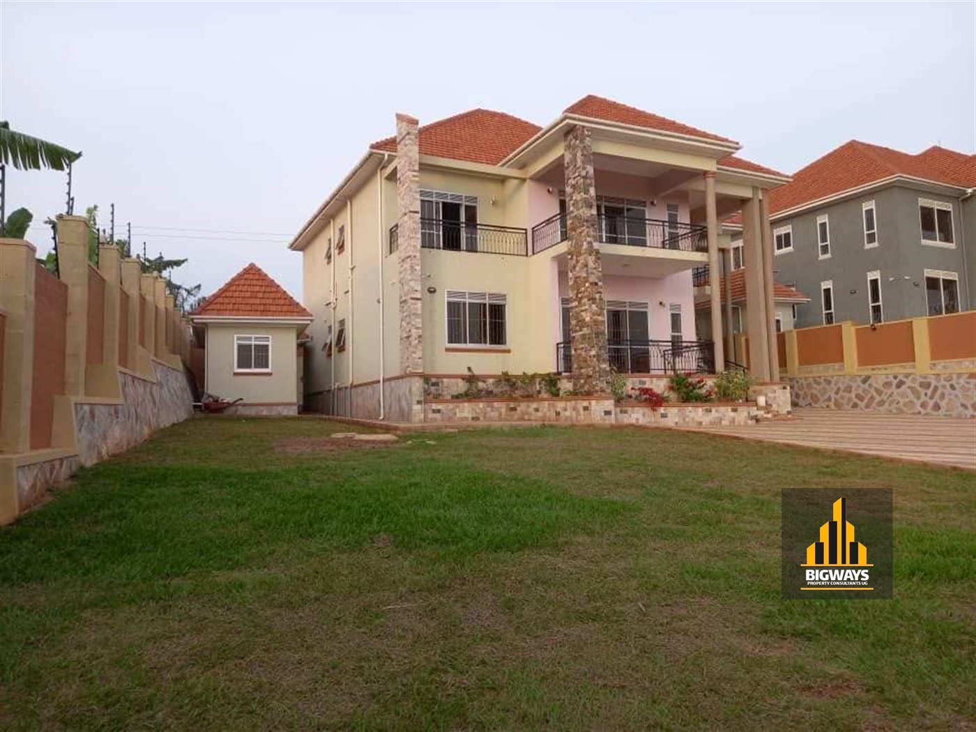 Mansion for sale in Akright Wakiso