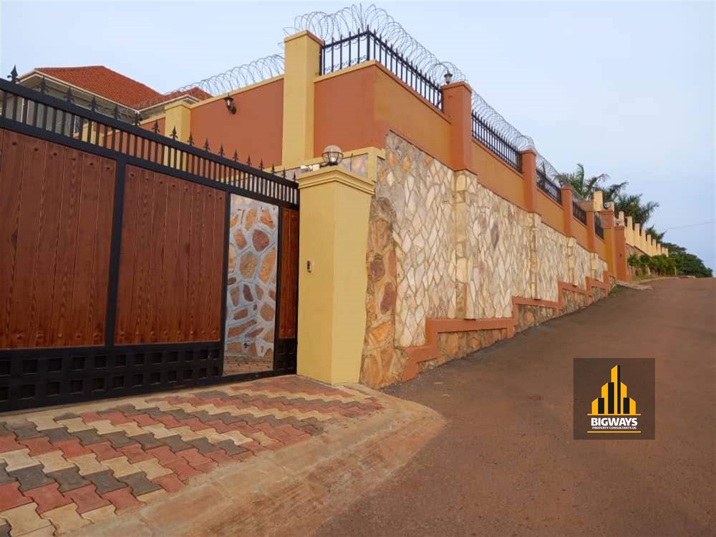 Mansion for sale in Akright Wakiso