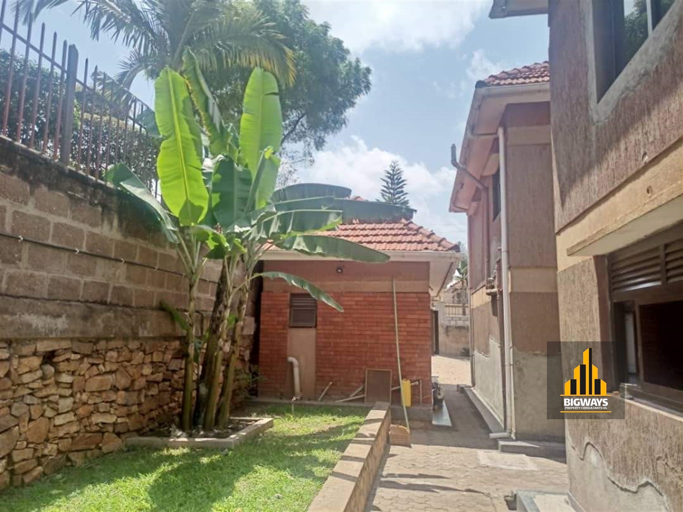 Storeyed house for sale in Muyenga Kampala