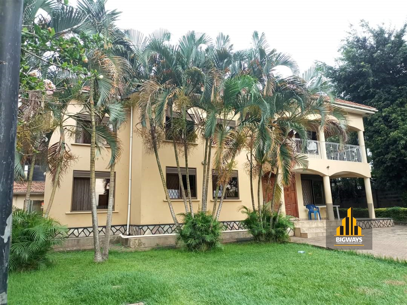 Mansion for sale in Naalya Wakiso