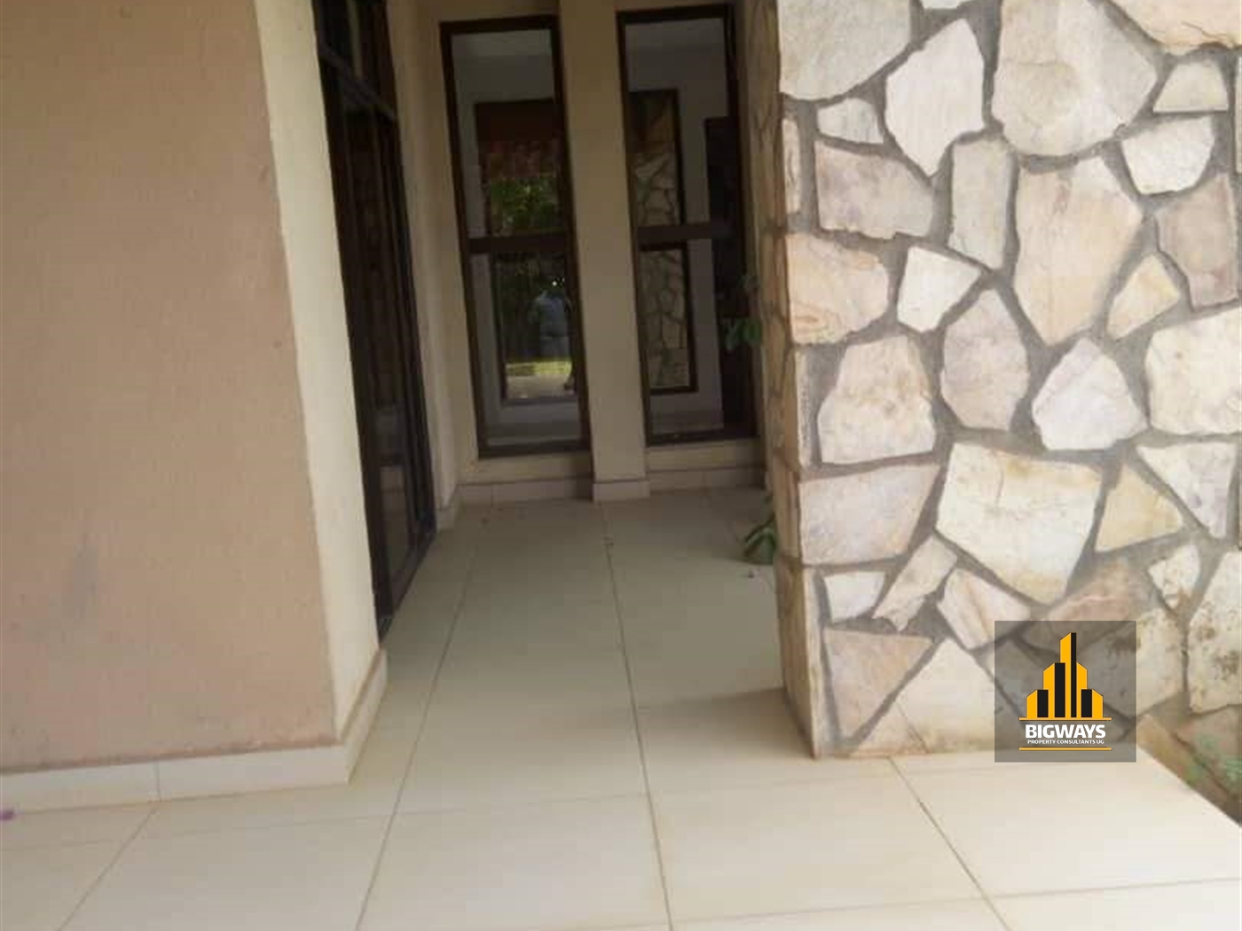 Mansion for sale in Kitende Wakiso