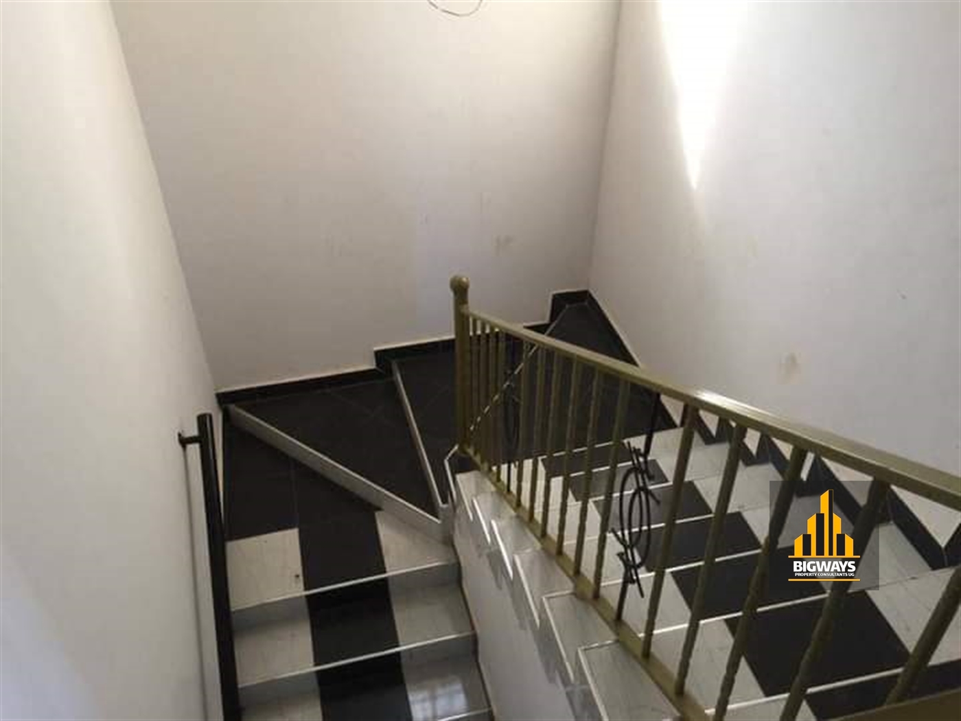 Storeyed house for sale in Munyonyo Kampala