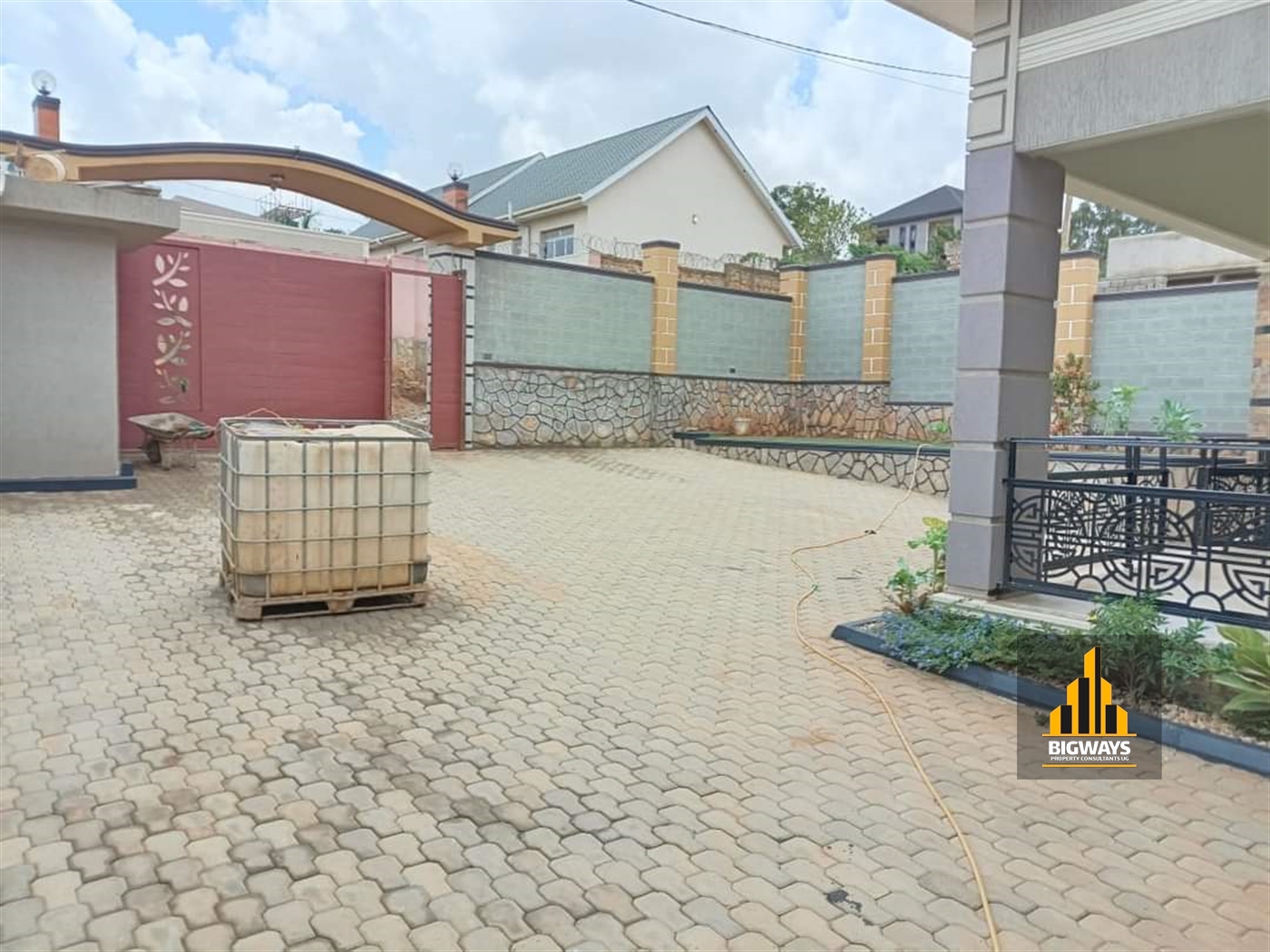 Bungalow for sale in Kira Wakiso