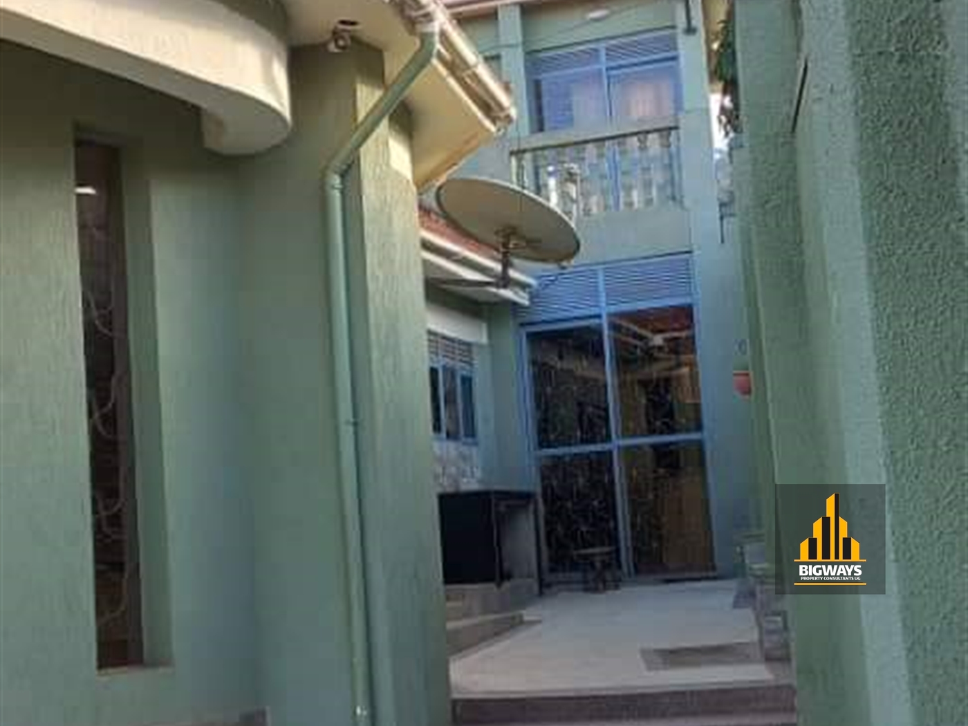 Storeyed house for sale in Munyonyo Kampala