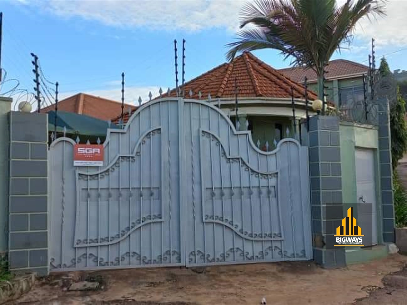 Storeyed house for sale in Munyonyo Kampala