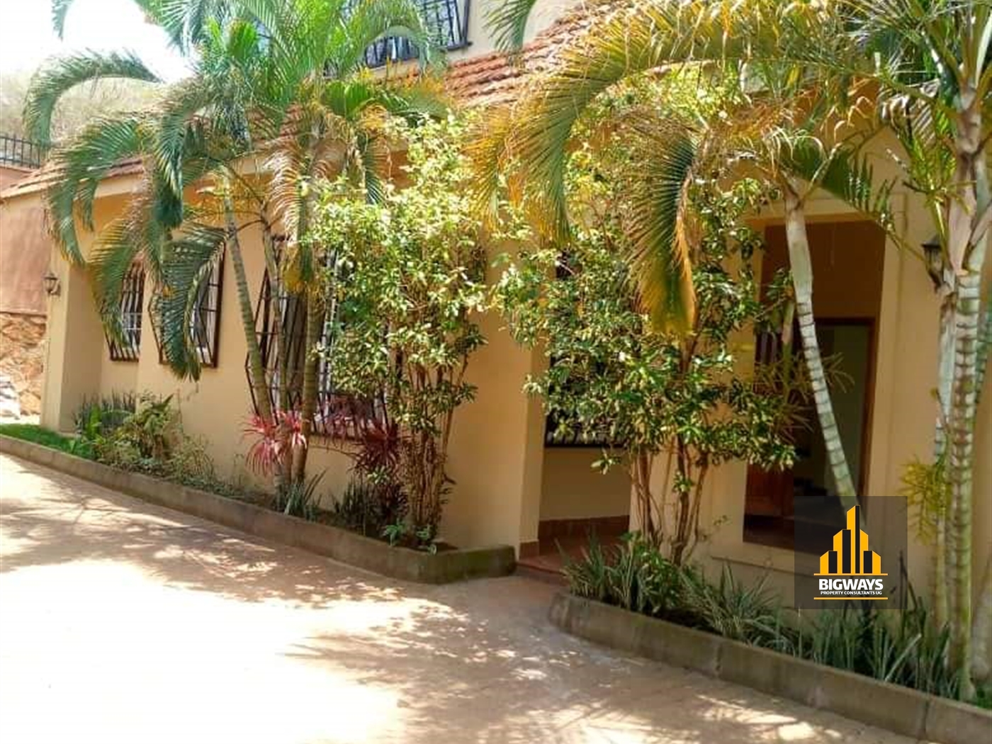 Storeyed house for sale in Lubowa Wakiso