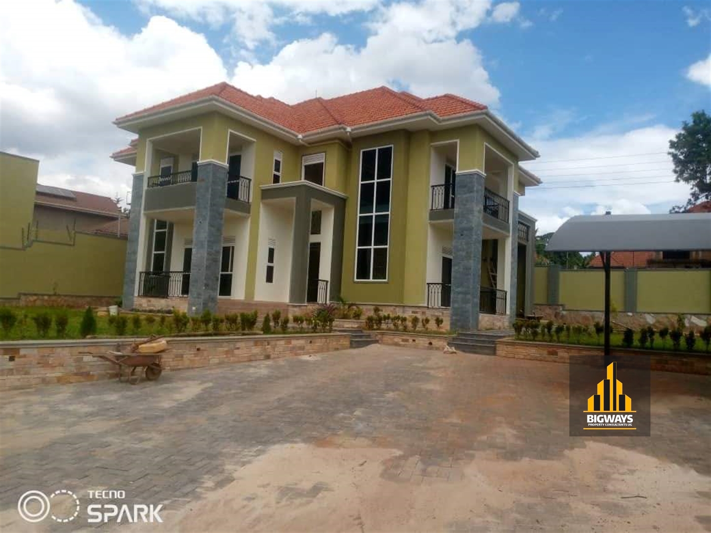 Storeyed house for sale in Kitende Wakiso