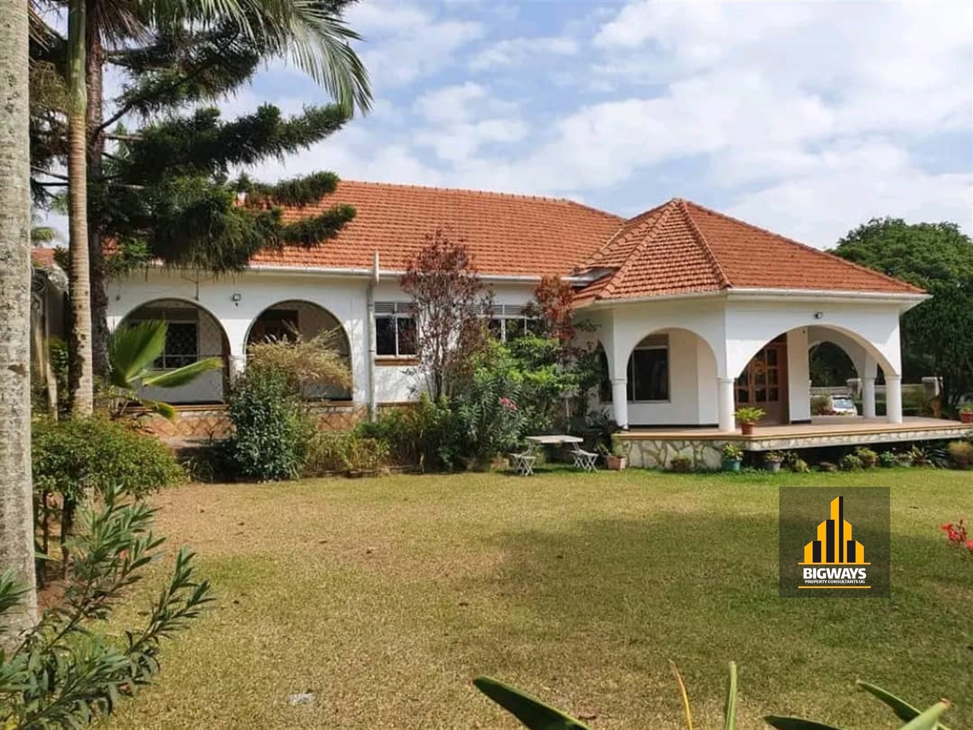 Bungalow for sale in Muyenga Kampala