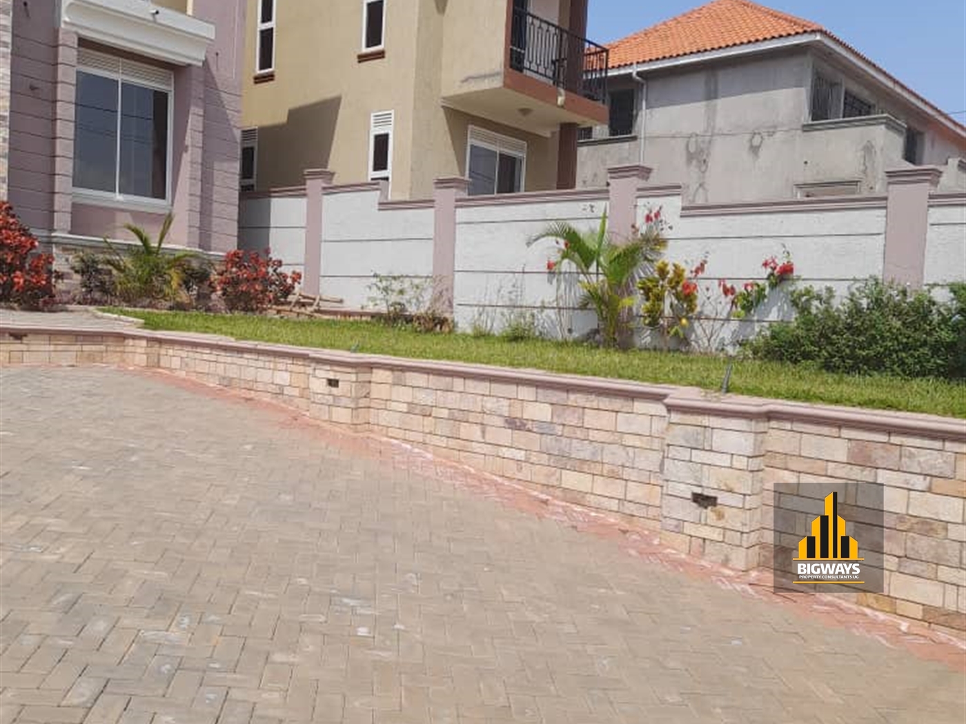 Storeyed house for sale in Mulawa Wakiso