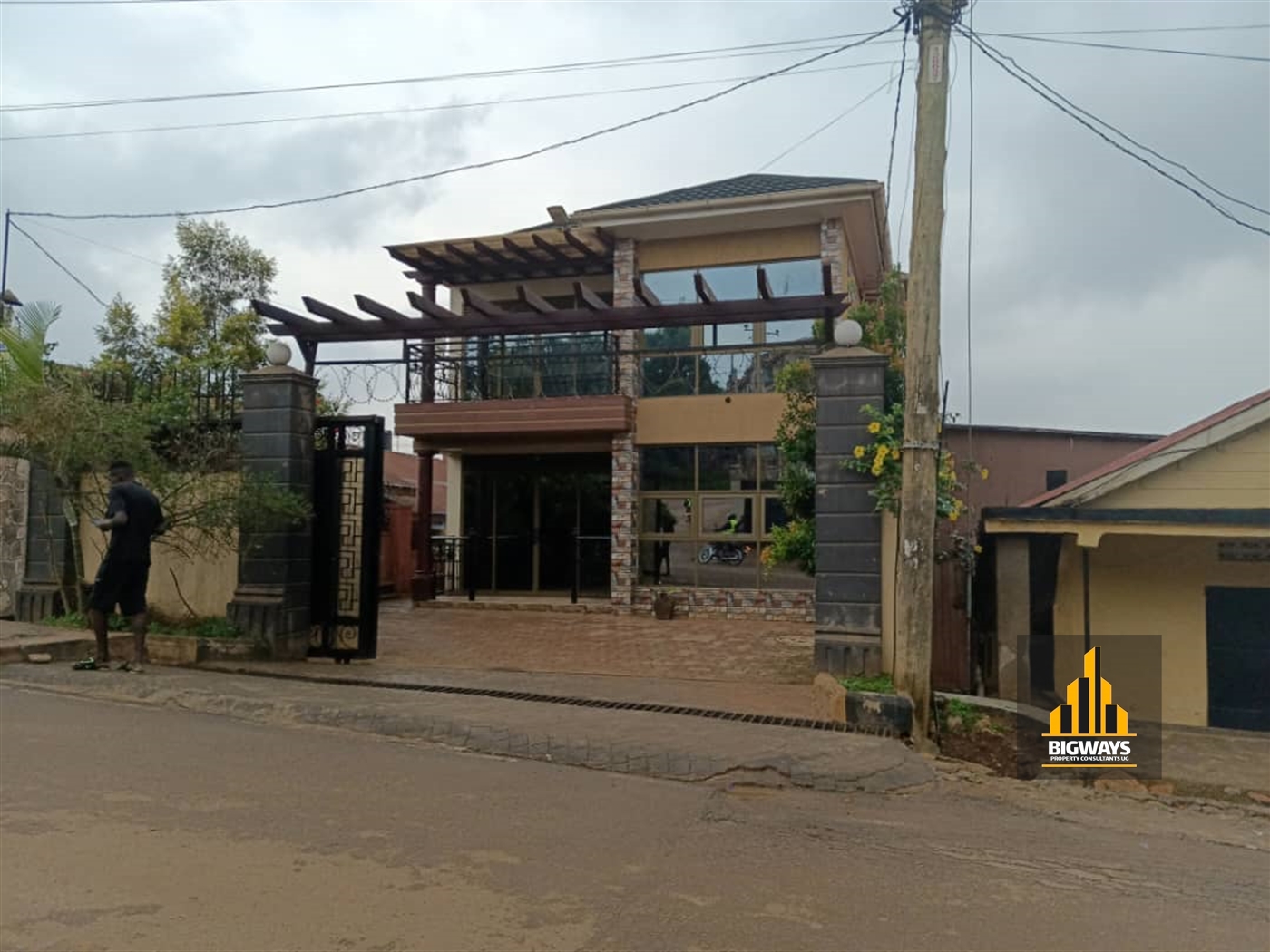 Storeyed house for sale in Namuwongo Kampala