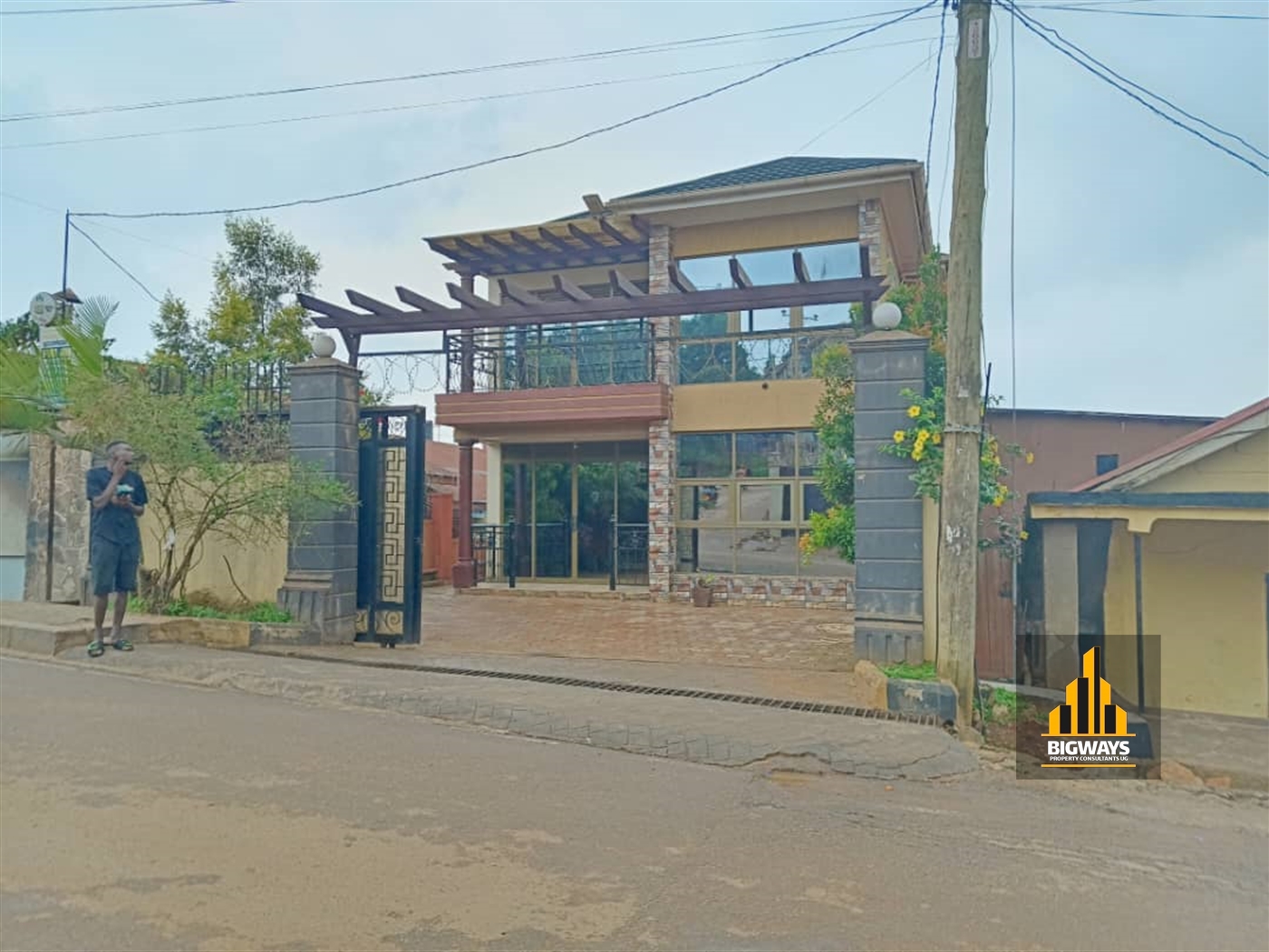 Storeyed house for sale in Namuwongo Kampala