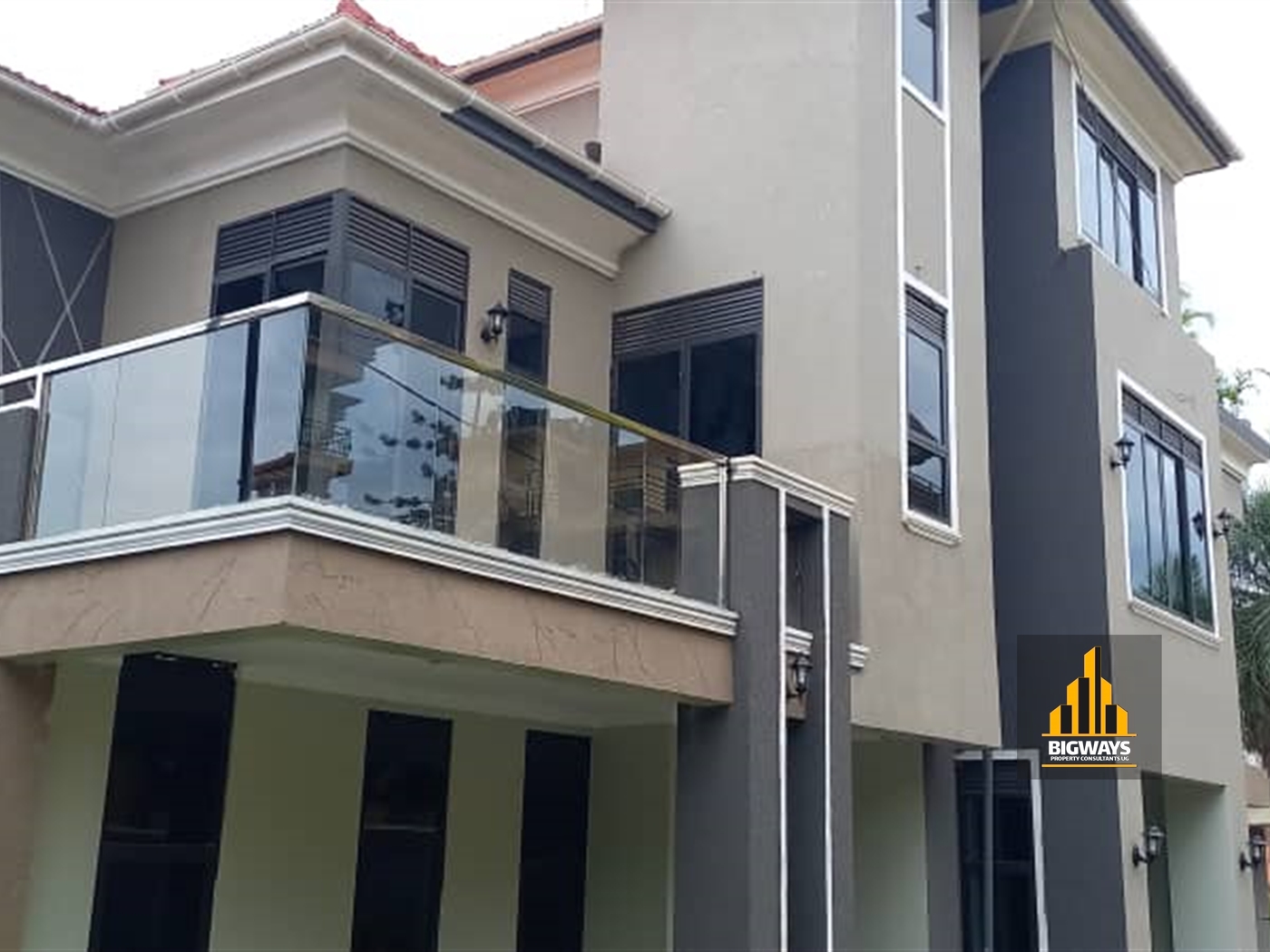 Villa for sale in Buziga Kampala