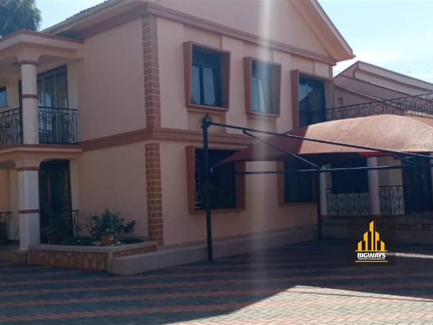 Storeyed house for sale in Najjanankumbi Kampala