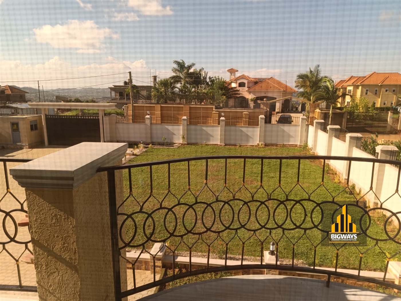 Mansion for sale in Akright Wakiso