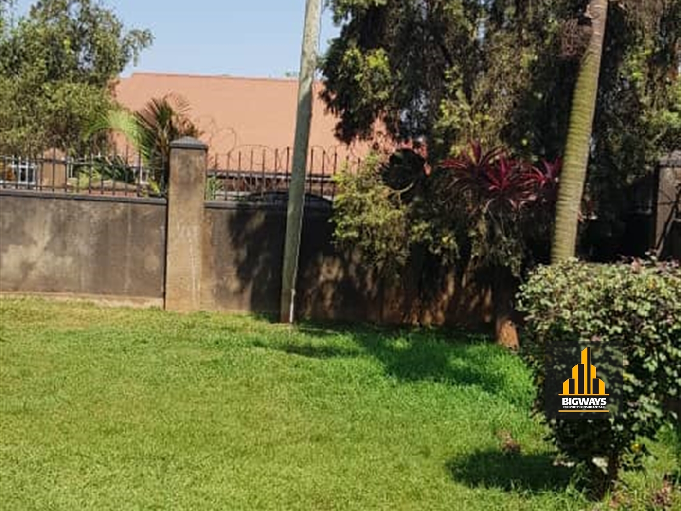 Bungalow for sale in Kiwaatule Kampala