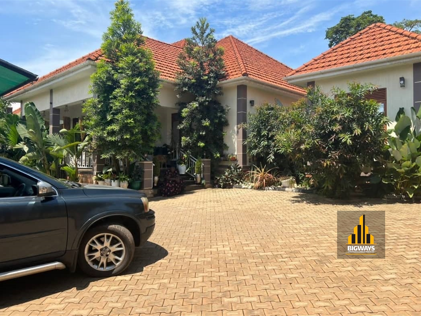 Bungalow for sale in Mutungo Kampala