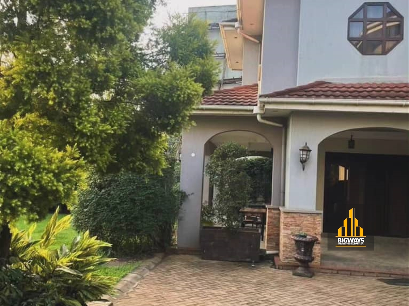 Storeyed house for sale in Munyonyo Kampala