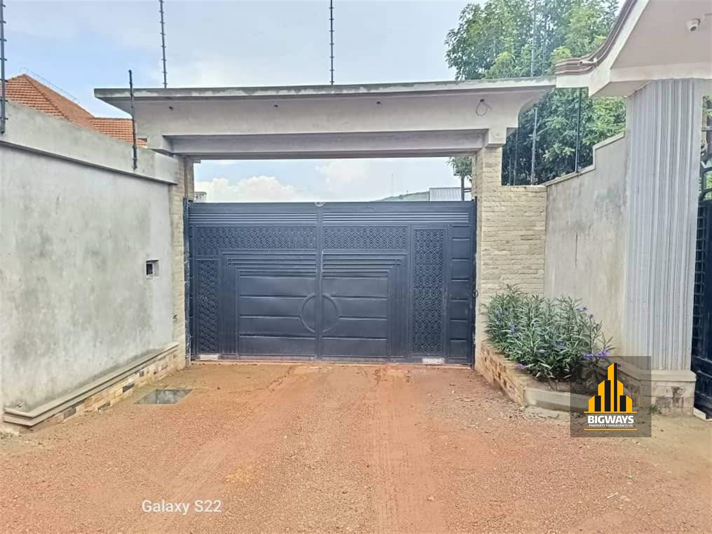 Storeyed house for sale in Bulenga Wakiso