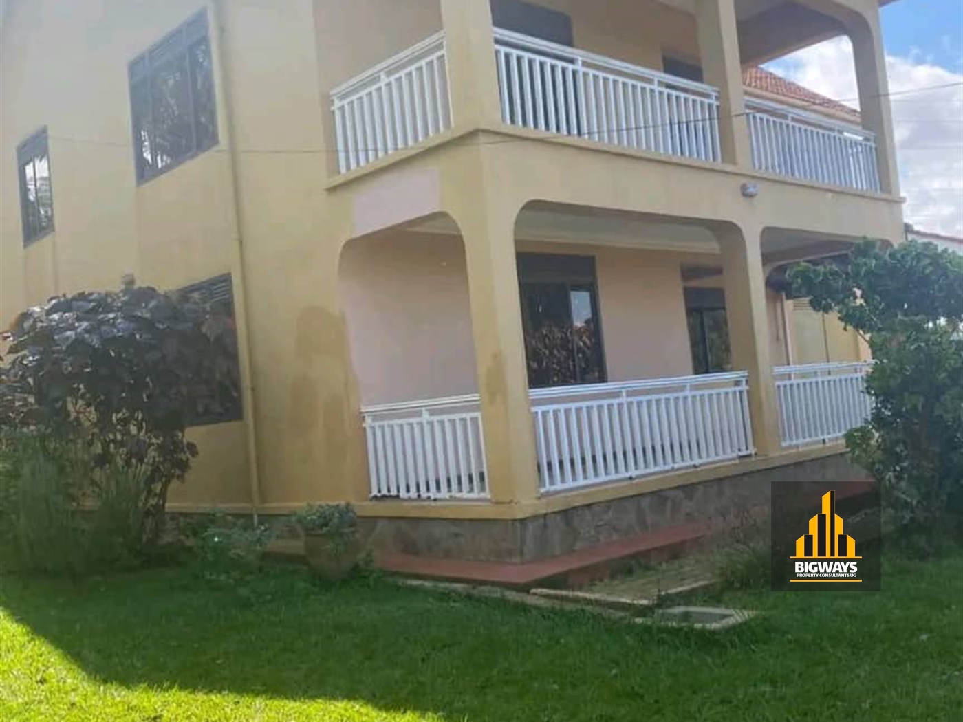 Storeyed house for sale in Lubowa Wakiso