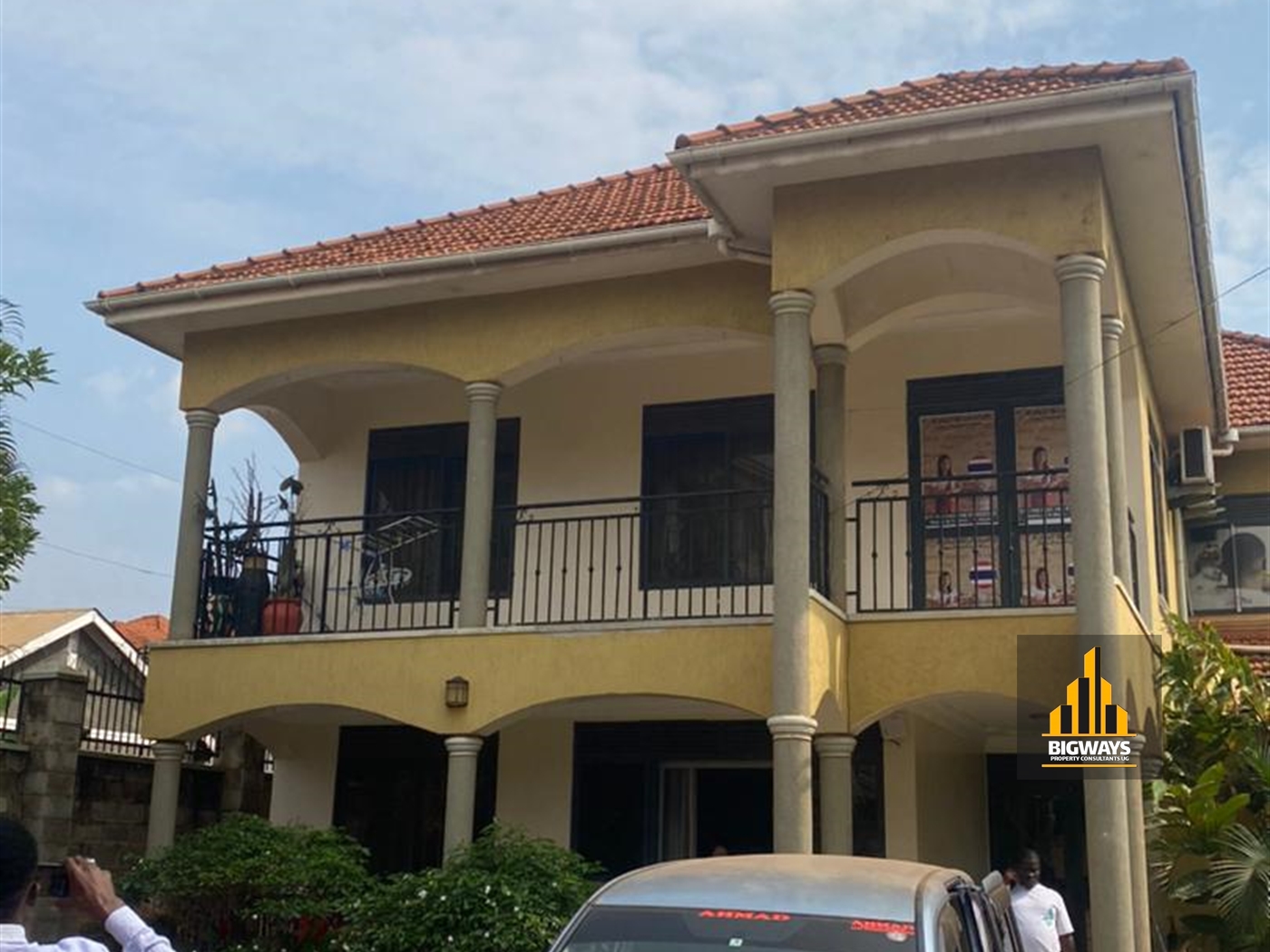 Storeyed house for sale in Munyonyo Kampala