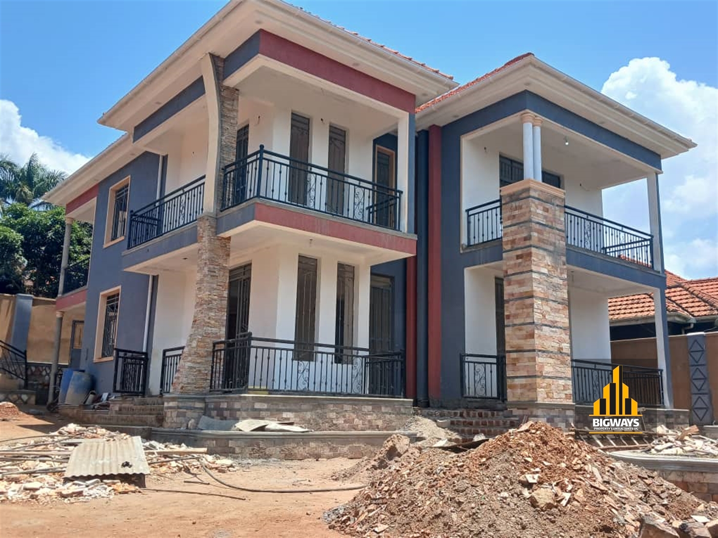 Storeyed house for sale in Munyonyo Kampala