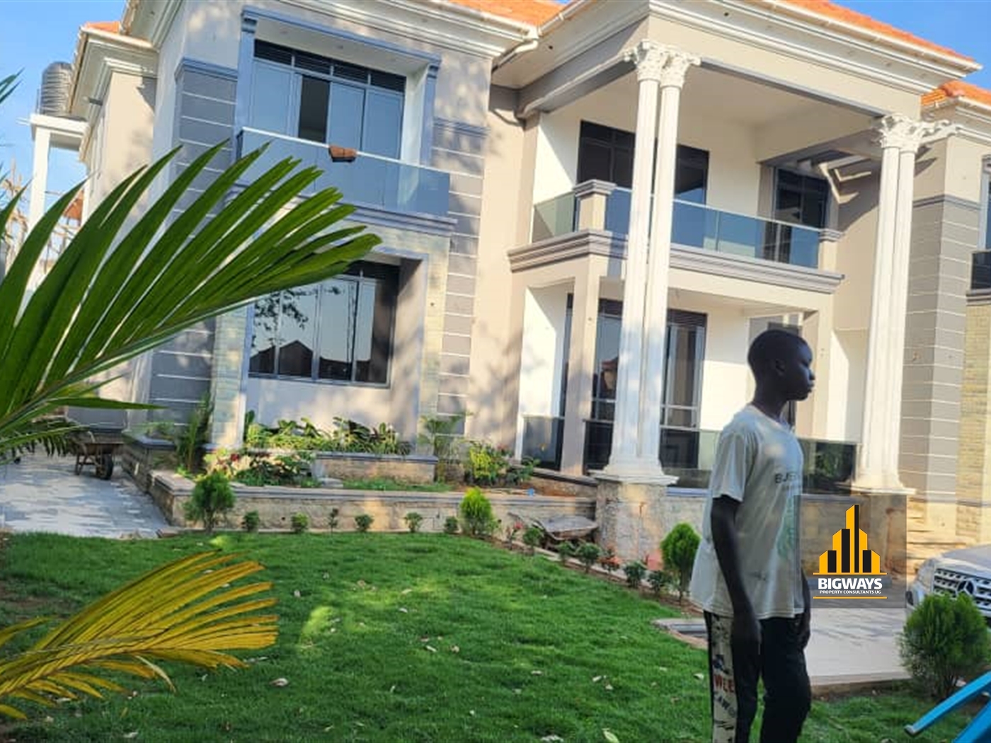 Storeyed house for sale in Munyonyo Kampala