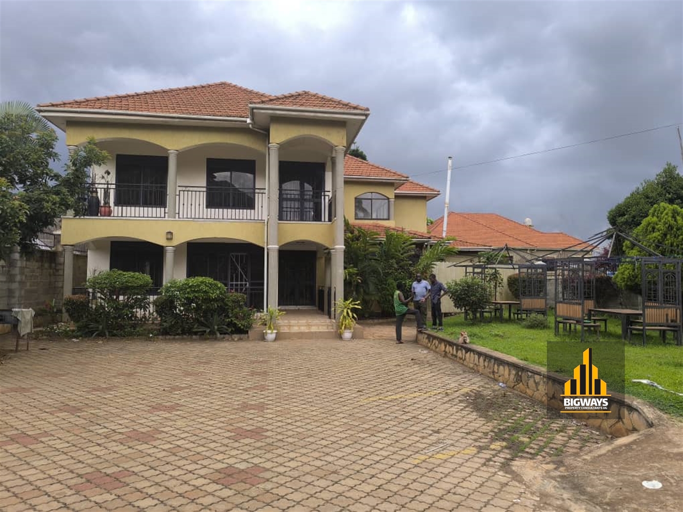 Storeyed house for sale in Munyonyo Kampala