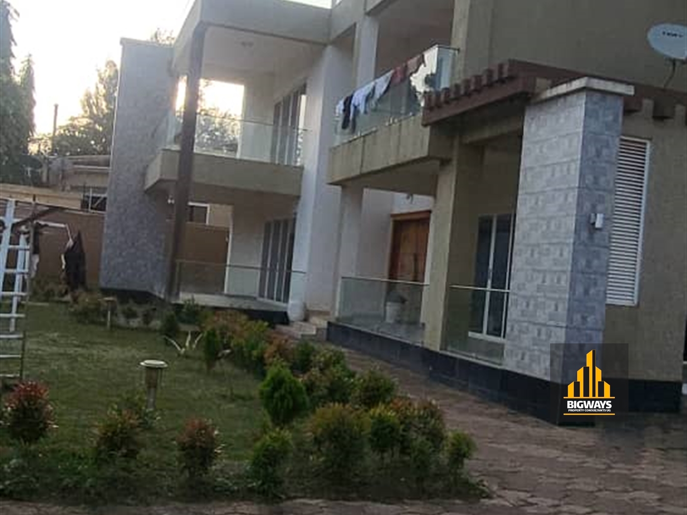 Storeyed house for sale in Munyonyo Kampala