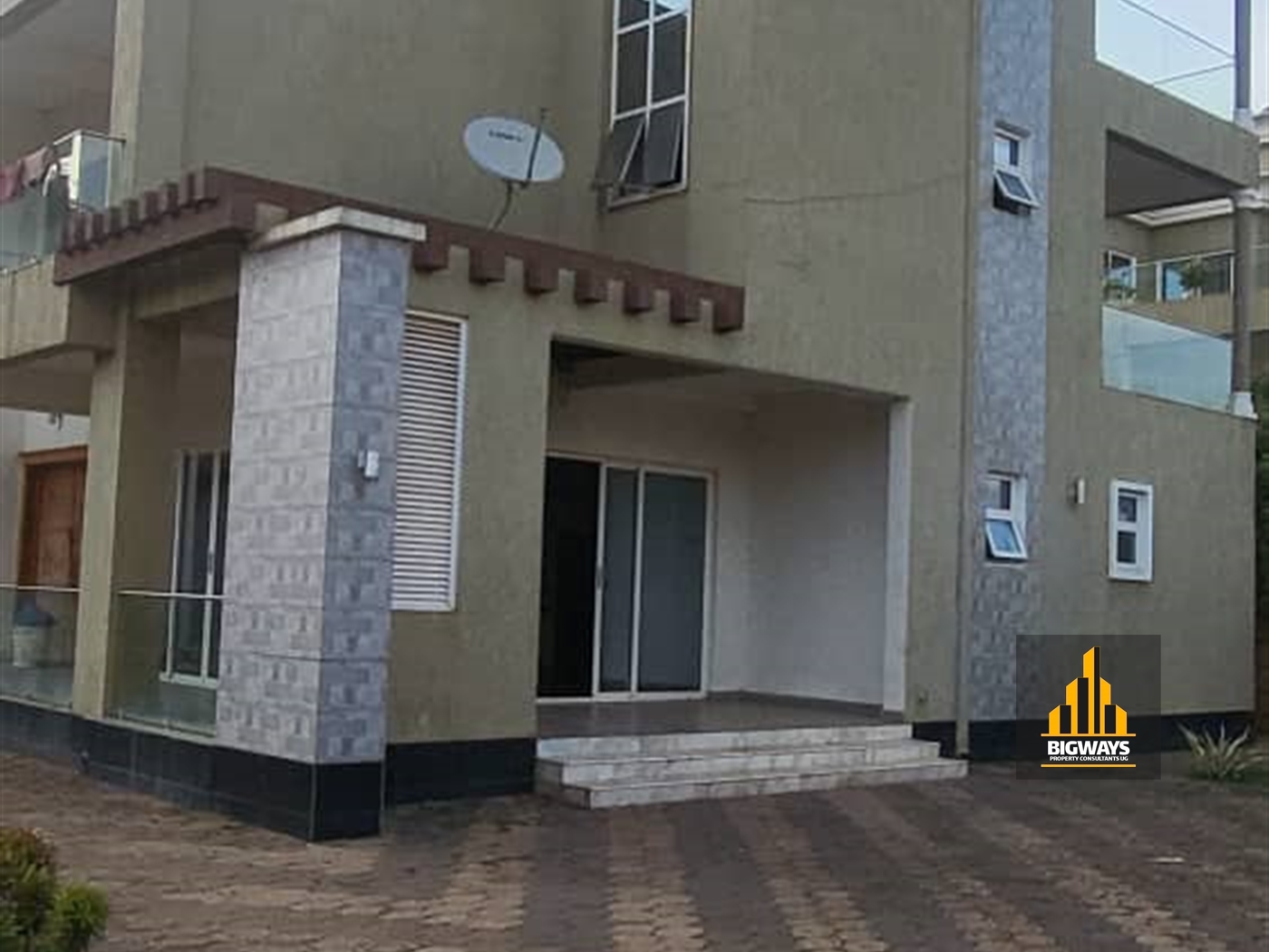 Storeyed house for sale in Munyonyo Kampala