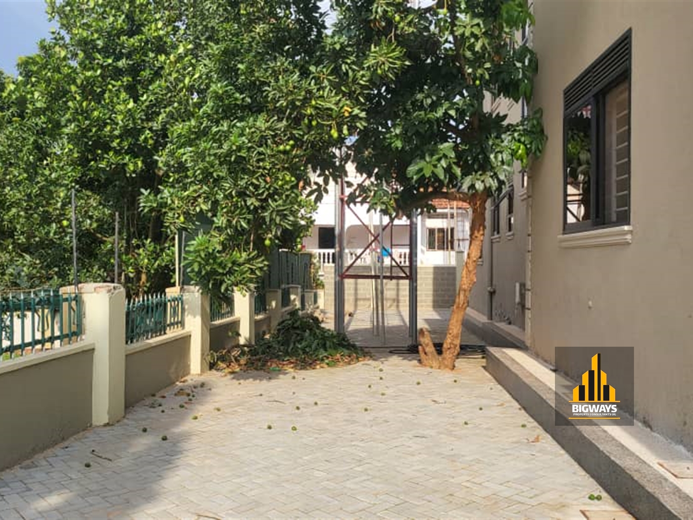 Storeyed house for sale in Munyonyo Kampala