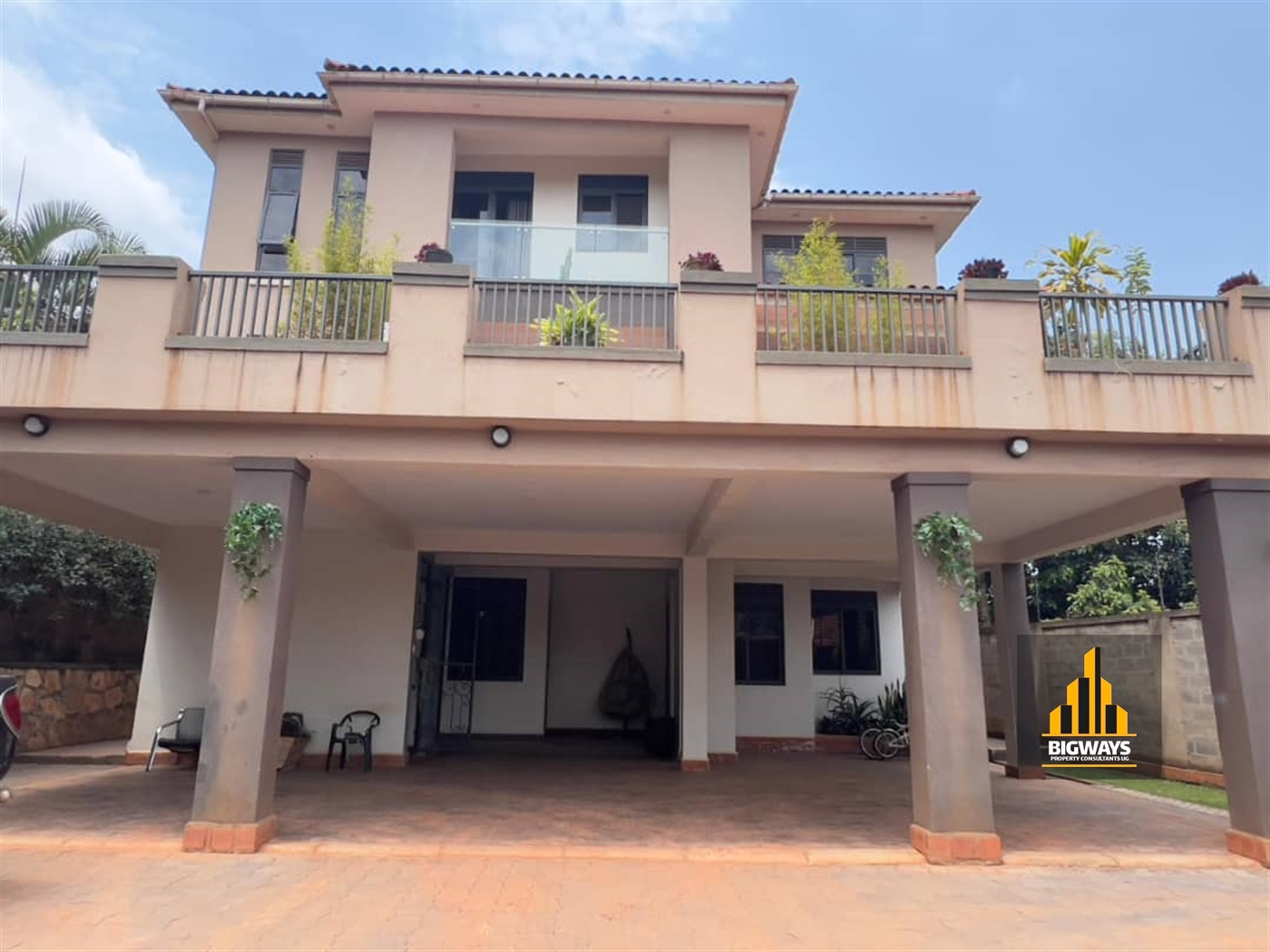 Storeyed house for sale in Bukoto Kampala