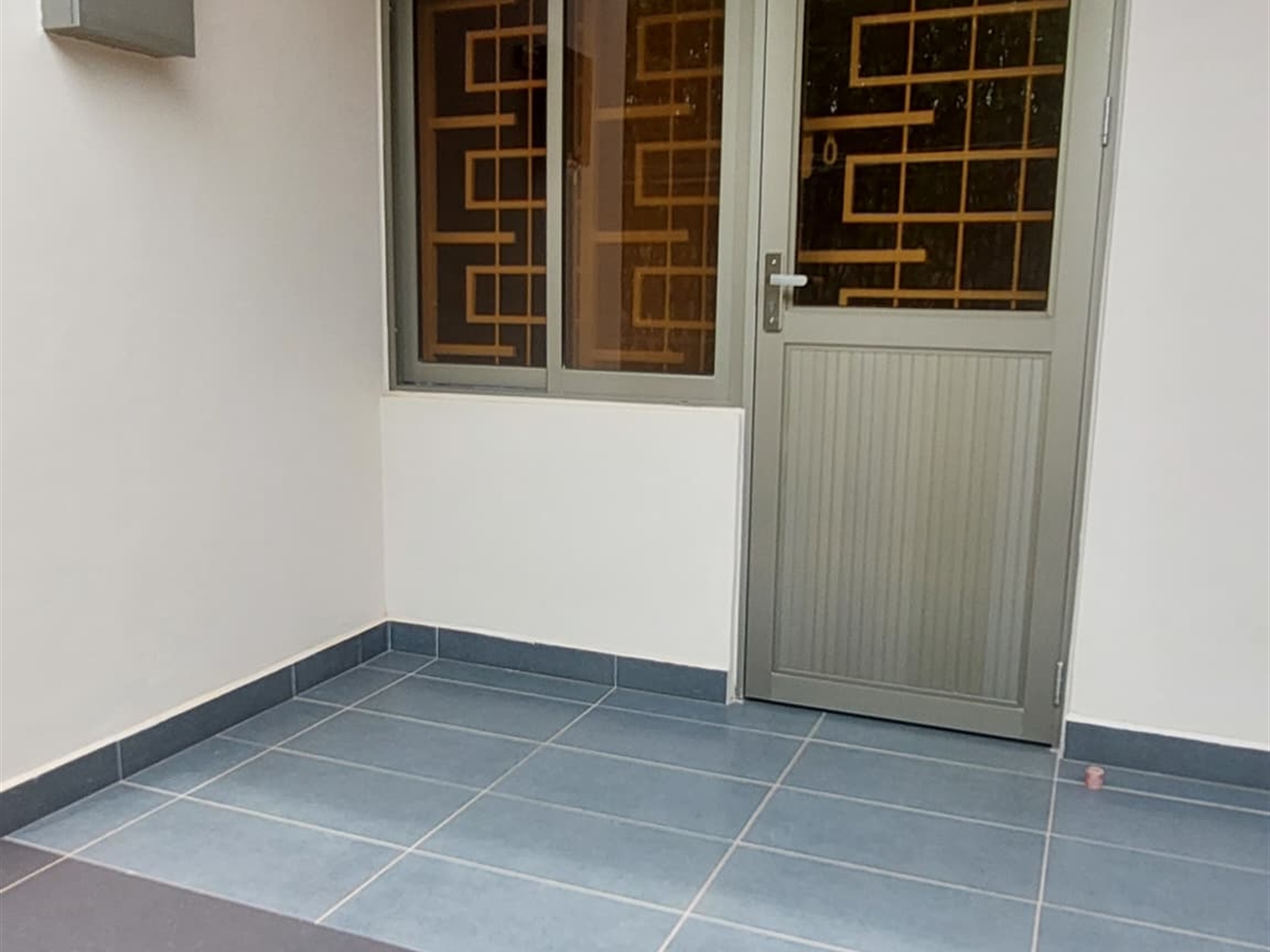 Storeyed house for rent in Kitende Wakiso