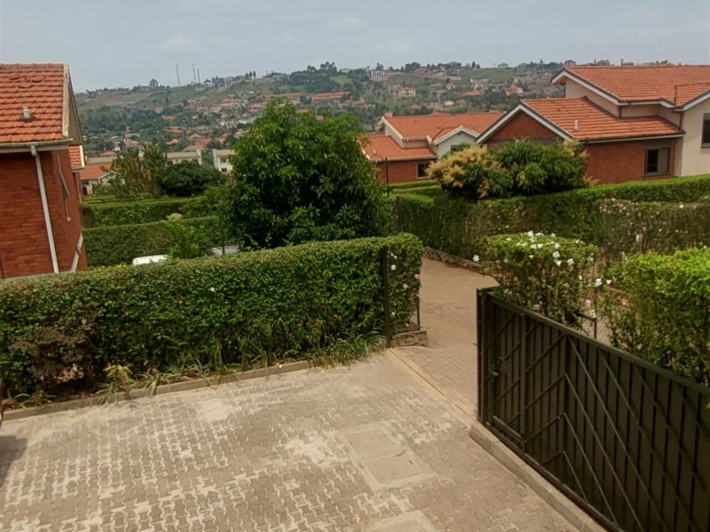 Storeyed house for rent in Kitende Wakiso