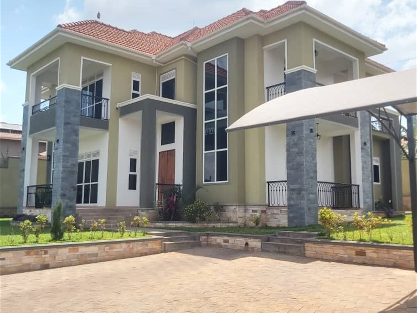 Storeyed house for sale in Kitende Wakiso