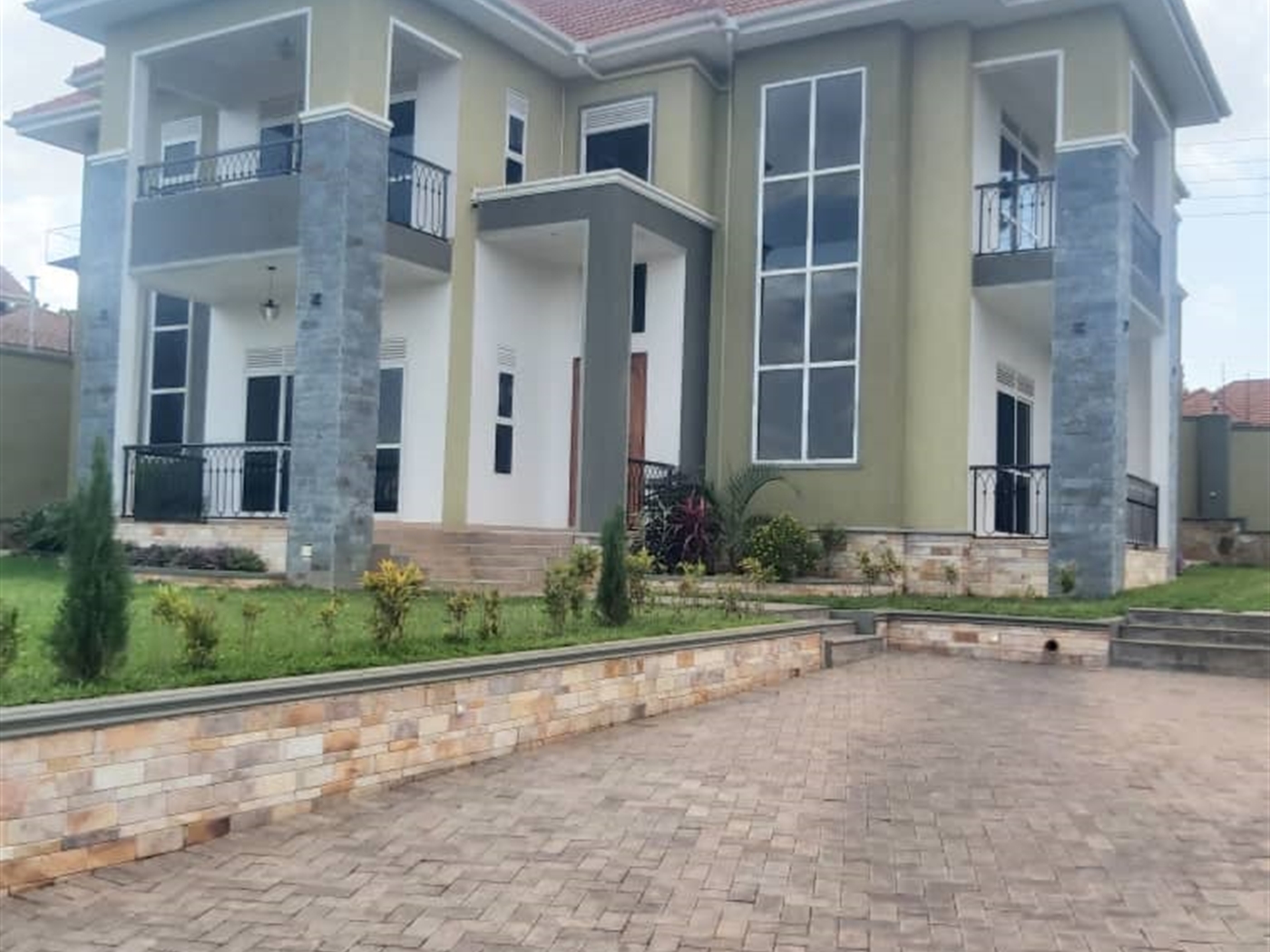 Storeyed house for sale in Kitende Wakiso