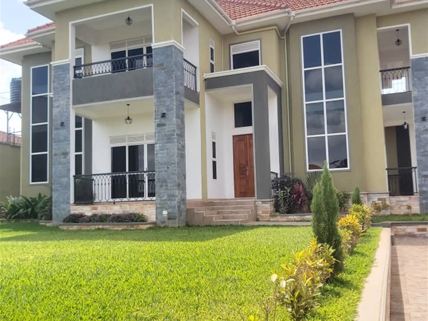 Storeyed house for sale in Kitende Wakiso