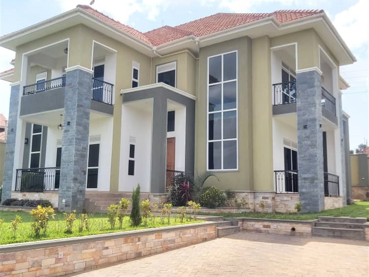 Storeyed house for sale in Kitende Wakiso