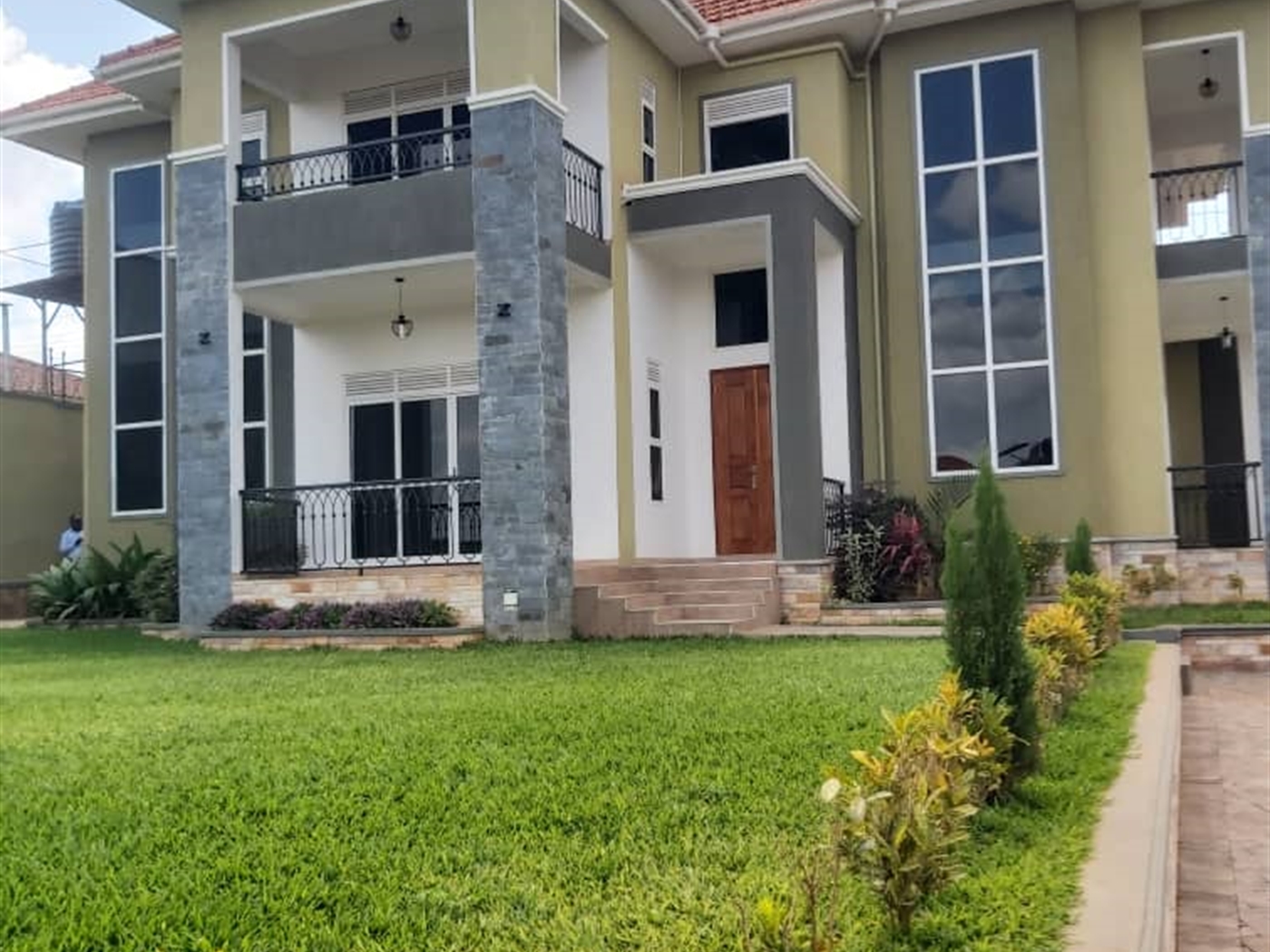 Storeyed house for sale in Kitende Wakiso