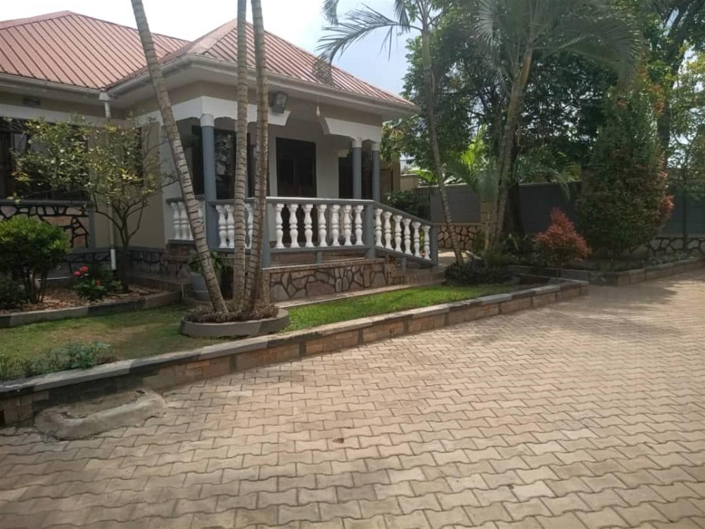 Bungalow for sale in Lweza Wakiso