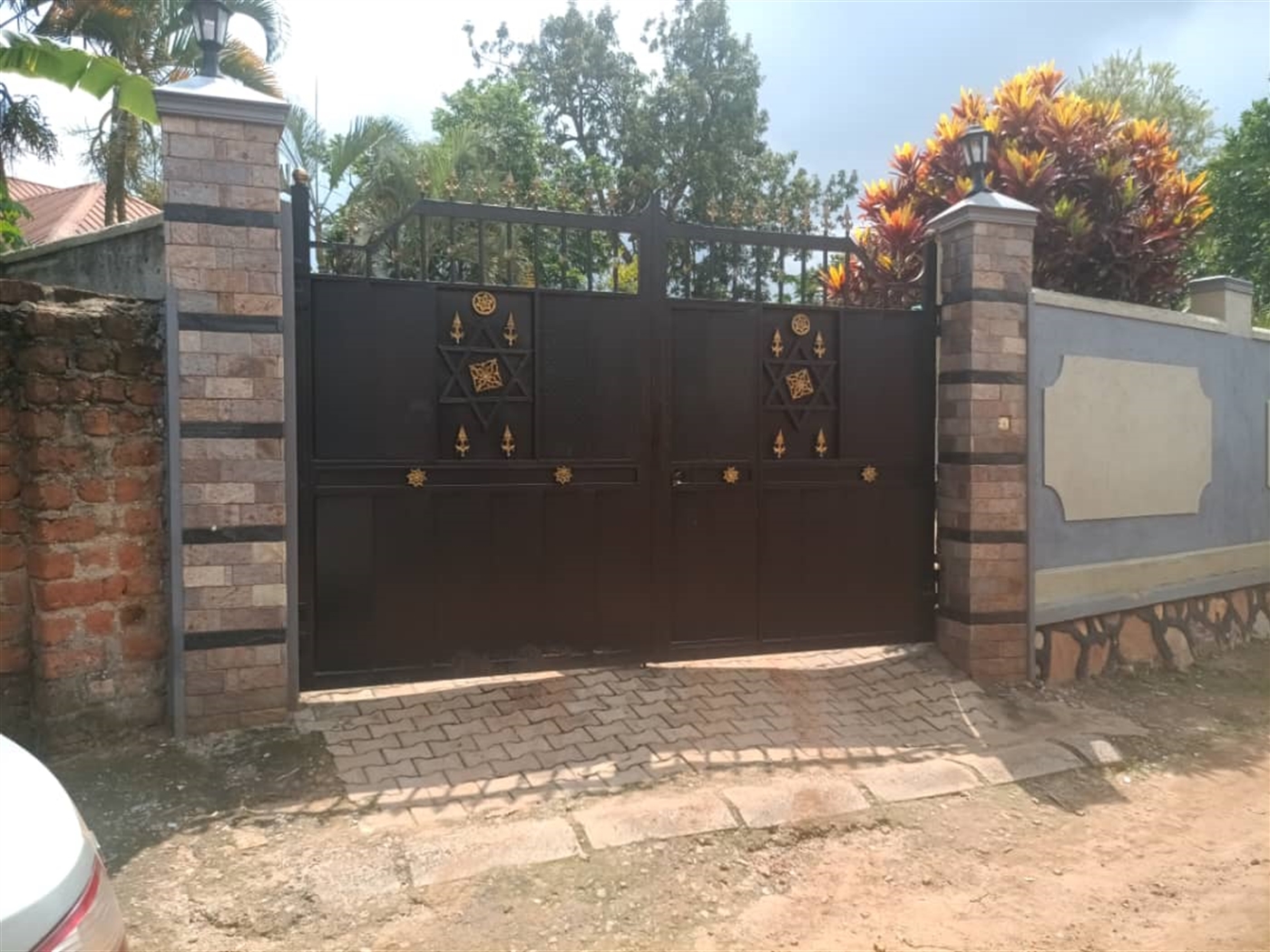 Bungalow for sale in Lweza Wakiso