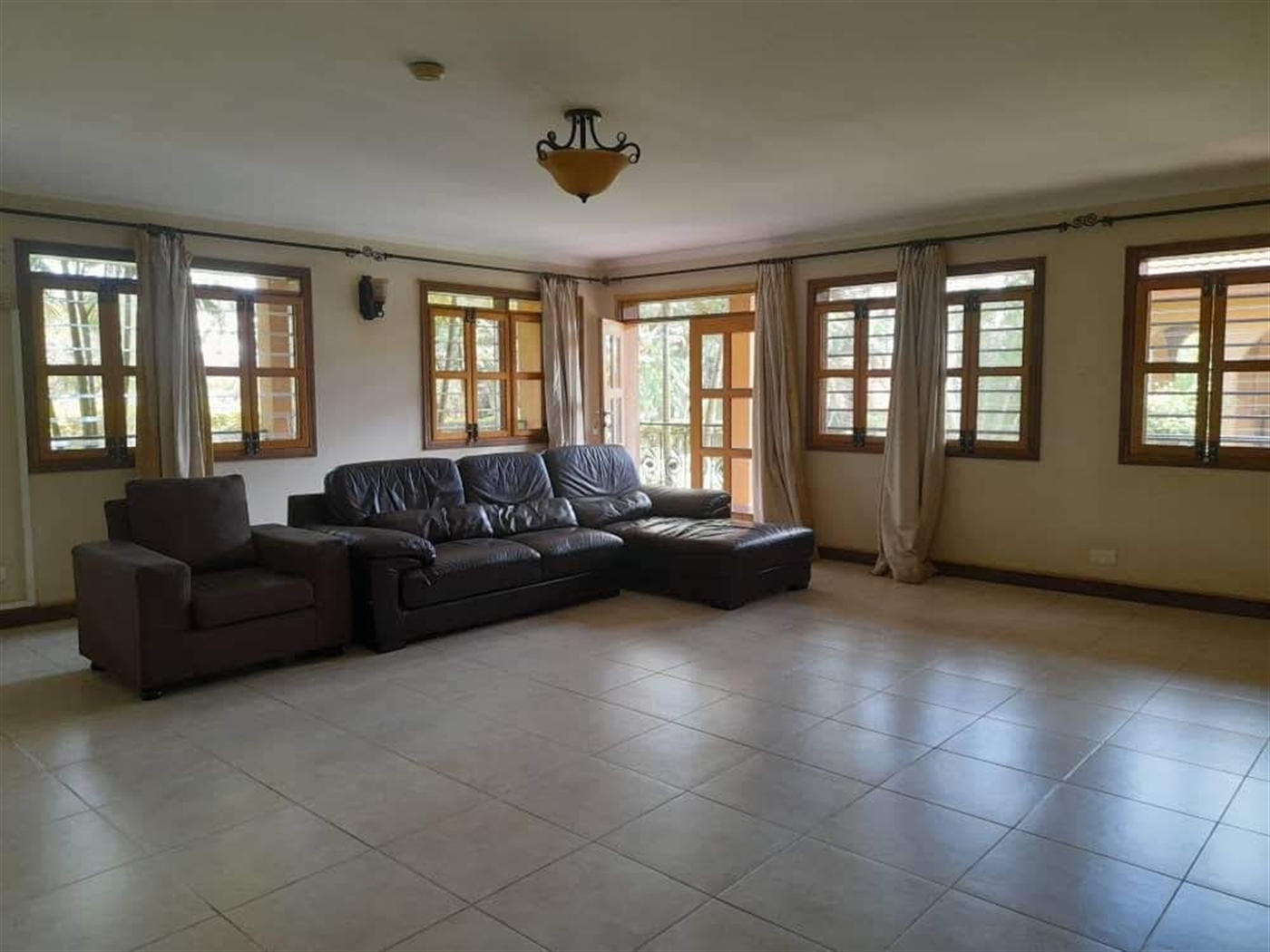 Bungalow for sale in Unioncell Mbaale