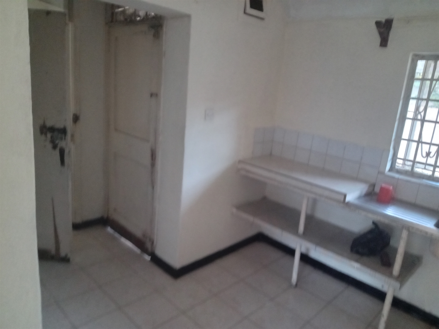 Bungalow for rent in Seniorquarter Mbaale